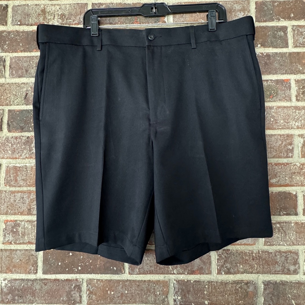 PGA Tour Men’s Black Shorts Size 40
